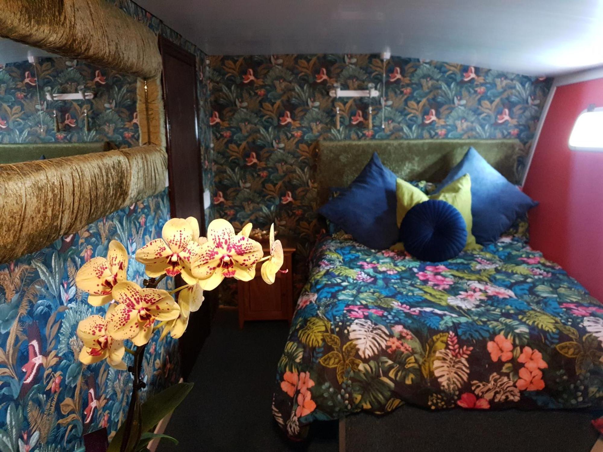 Jasmine Coral Jay Boutique Boatel Ocean Village Gibraltar Room photo